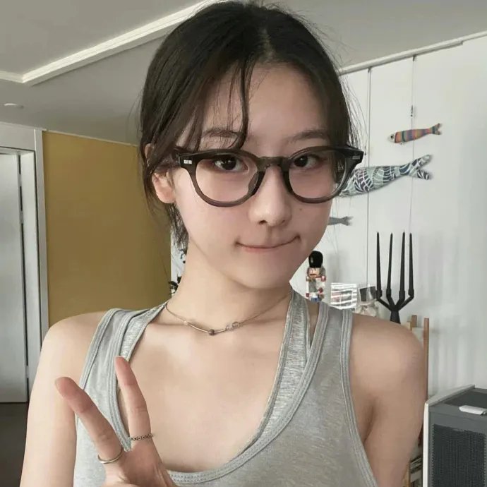 无法触碰的她